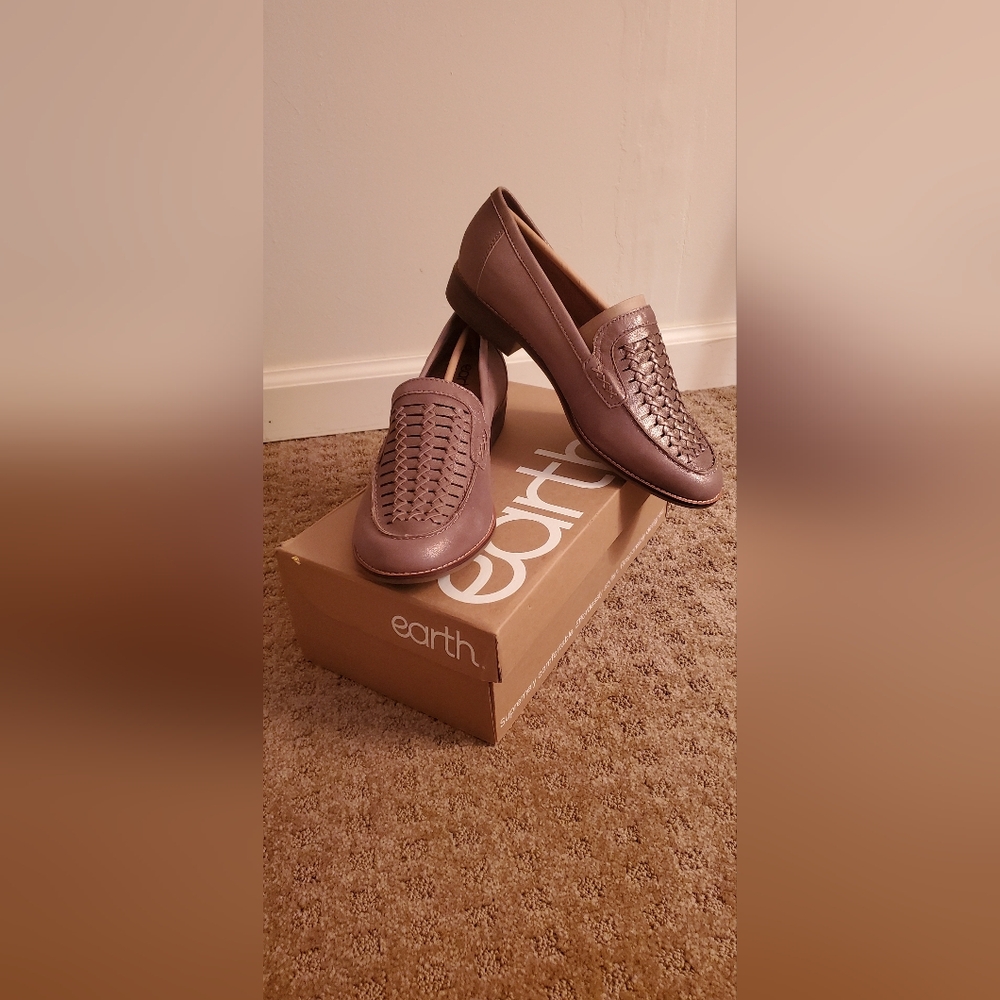 Earth‎ Elona Women's Woven Loafers in Taupe